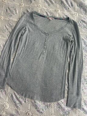 Victoria's Secret Gray Ribbed Long-Sleeve Henley Top